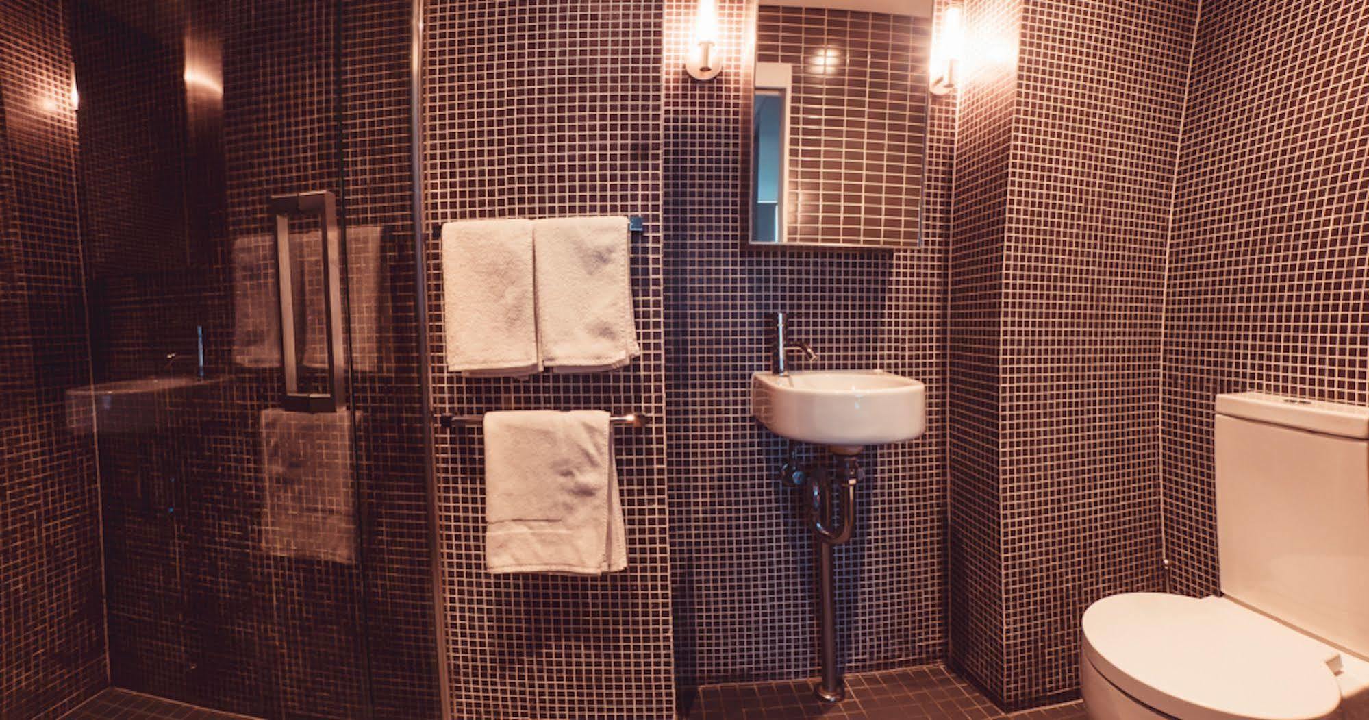 Crown Hotel Surry Hills Сидни Екстериор снимка