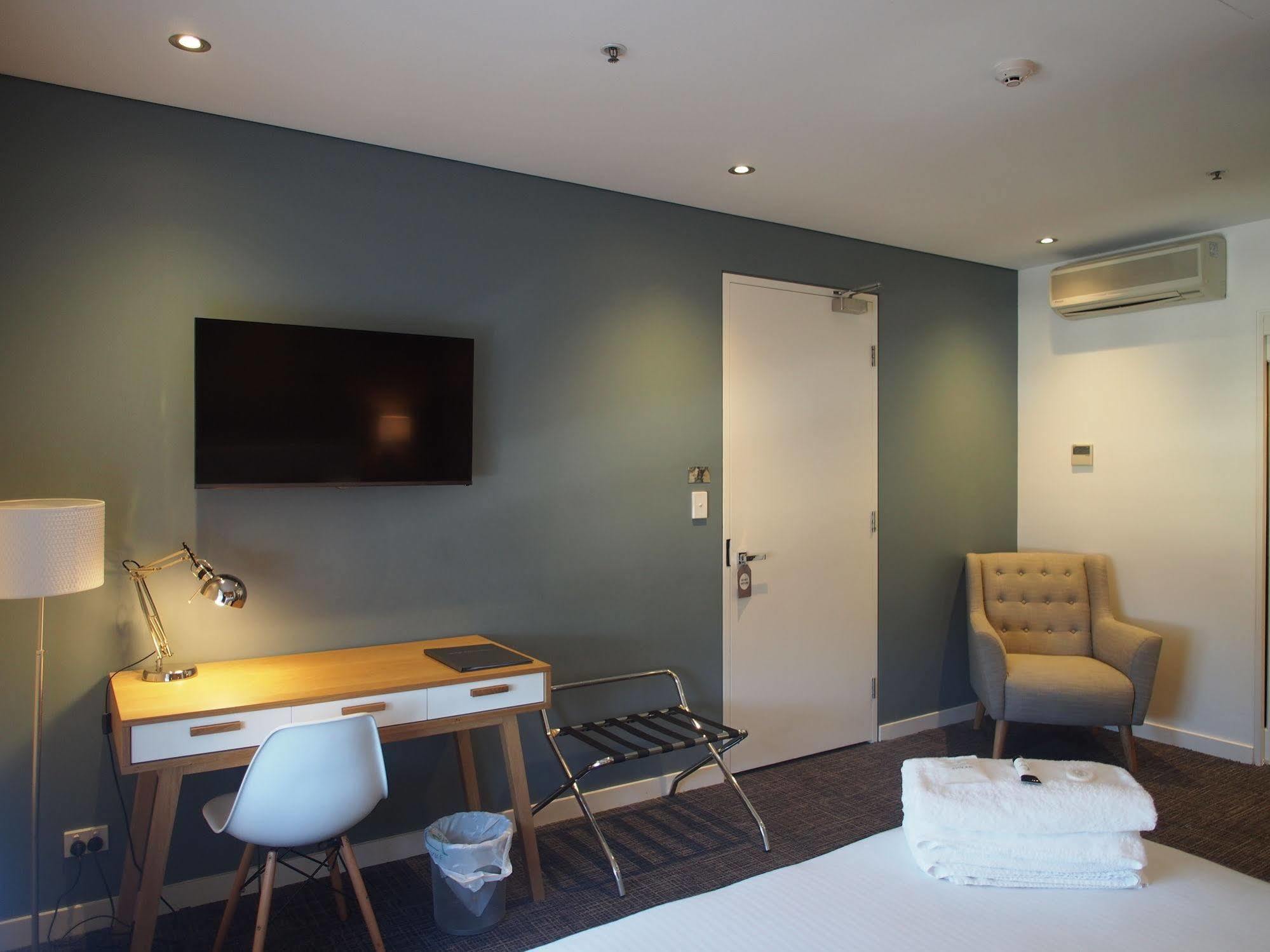 Crown Hotel Surry Hills Сидни Екстериор снимка