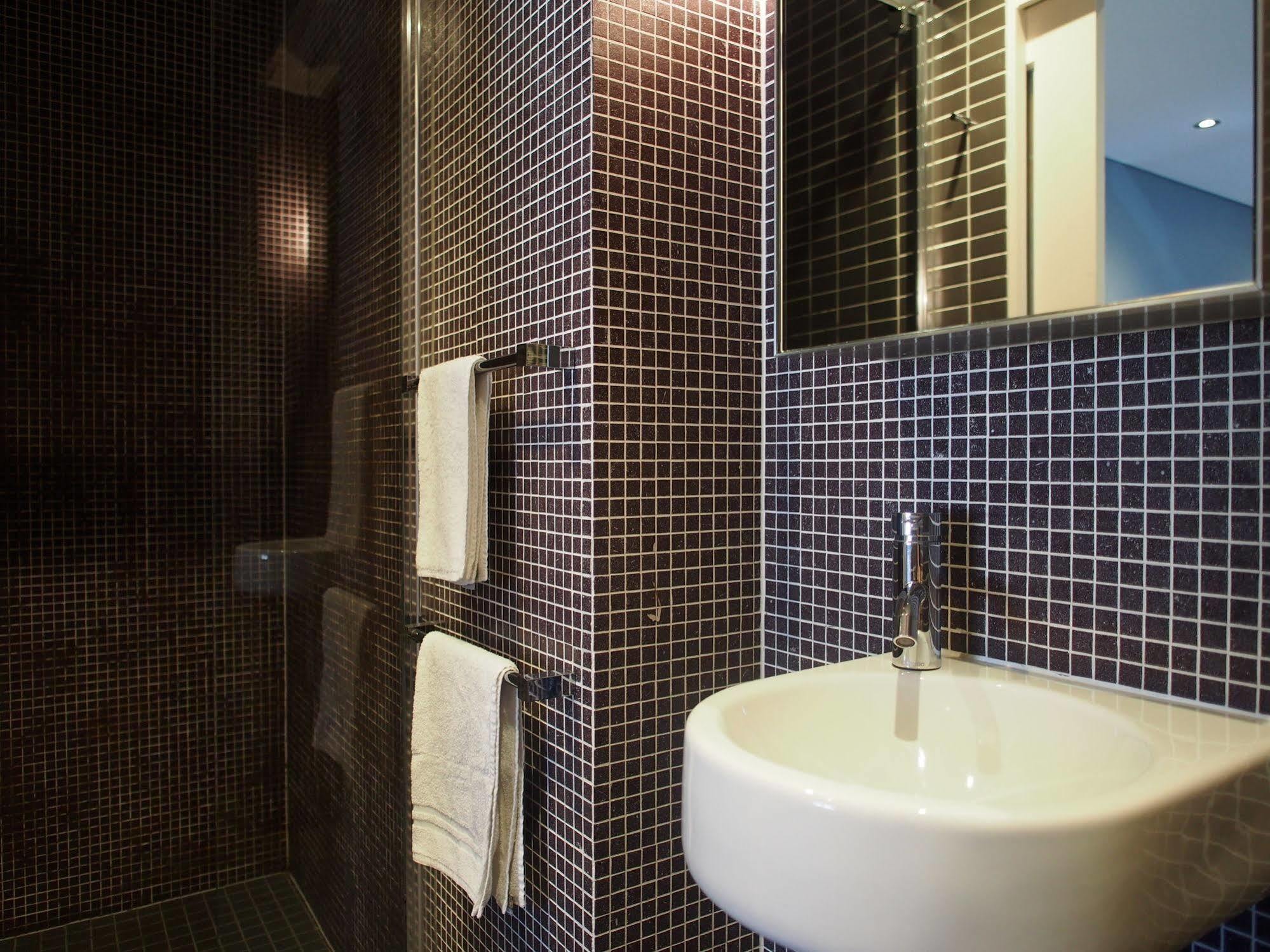 Crown Hotel Surry Hills Сидни Екстериор снимка