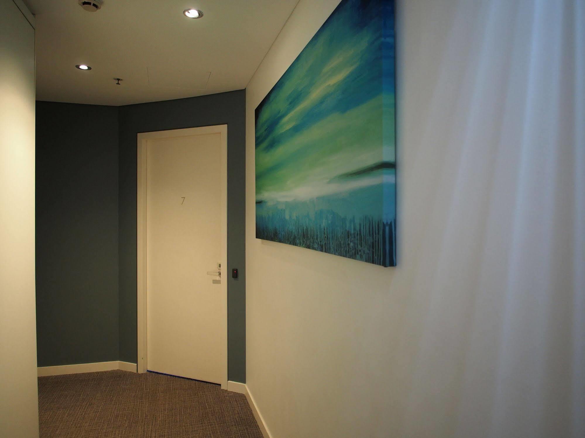Crown Hotel Surry Hills Сидни Екстериор снимка