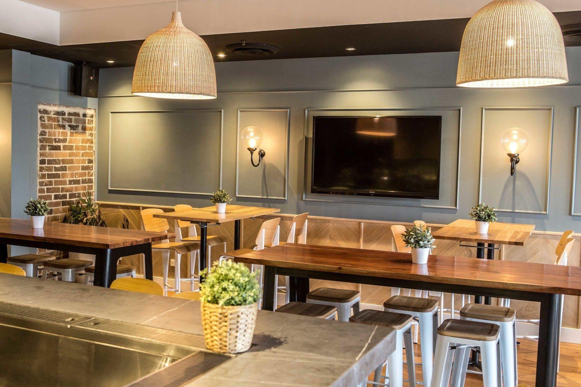 Crown Hotel Surry Hills Сидни Екстериор снимка